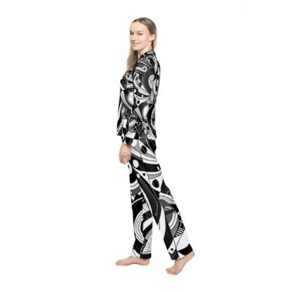 ARVVE Motion Chic Black & White Satin Pajamas for Women - Image 4
