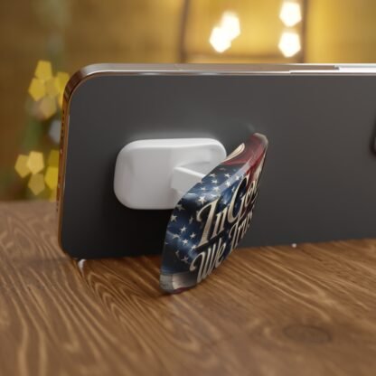 ARVVE Motion Phone Grip - Patriotic "In God We Trust" - Image 3